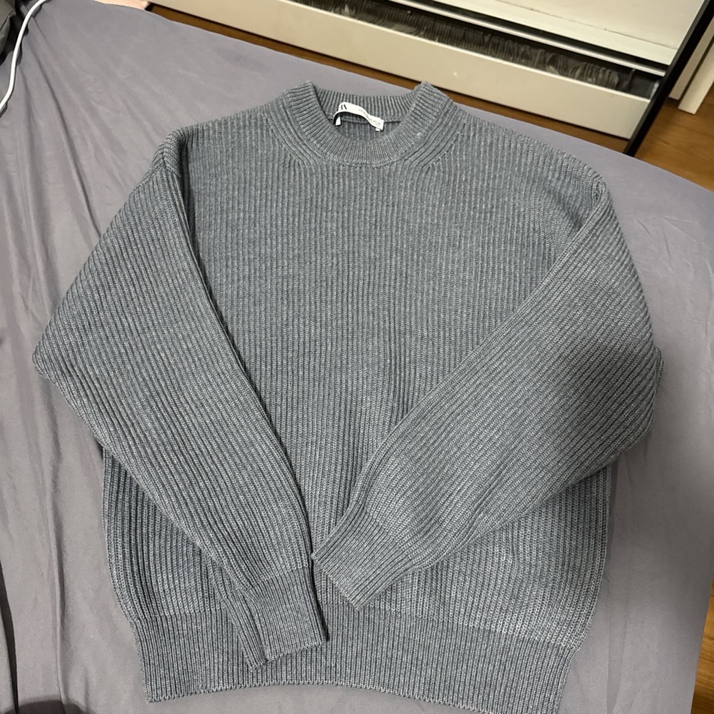 Zara Men's Ribbed Gray Crewneck Sweater